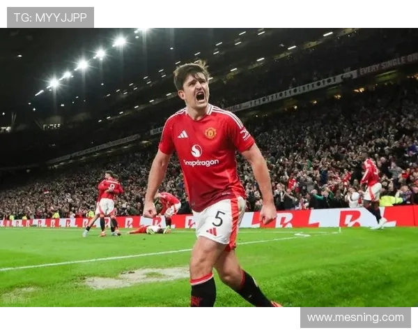 曼联防线失误频繁引发争议:英超赛场稳定性面临考验 曼联防线失误频繁引发争议:英超赛场稳定性面临考验